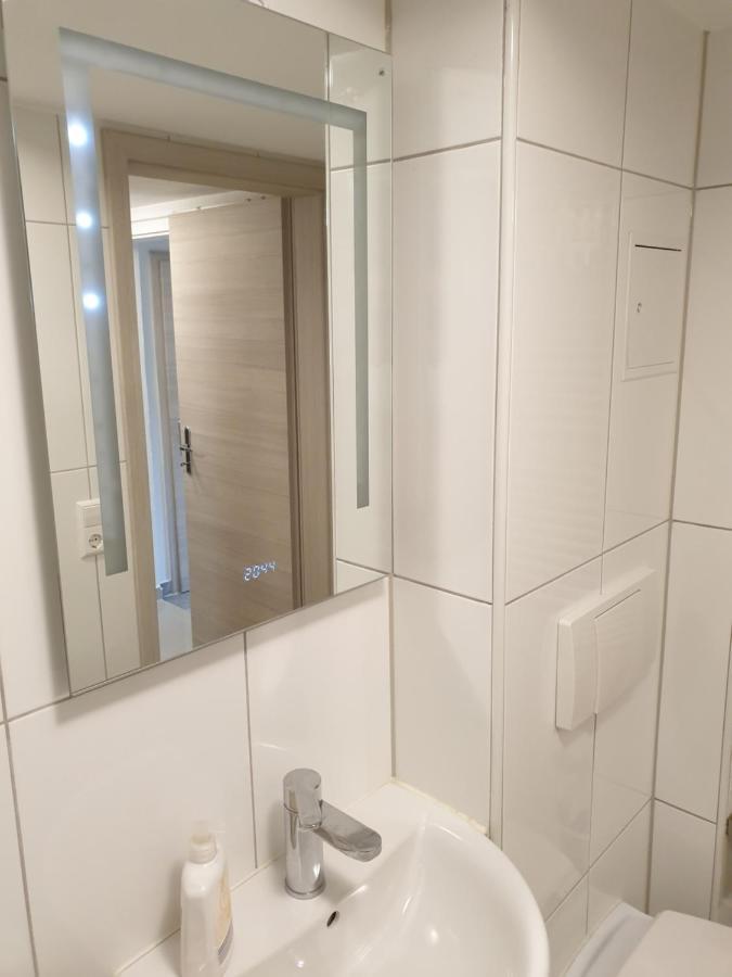 Moderne Einliegerwohnung Amara - Friedrichshafen Am Bodensee エクステリア 写真